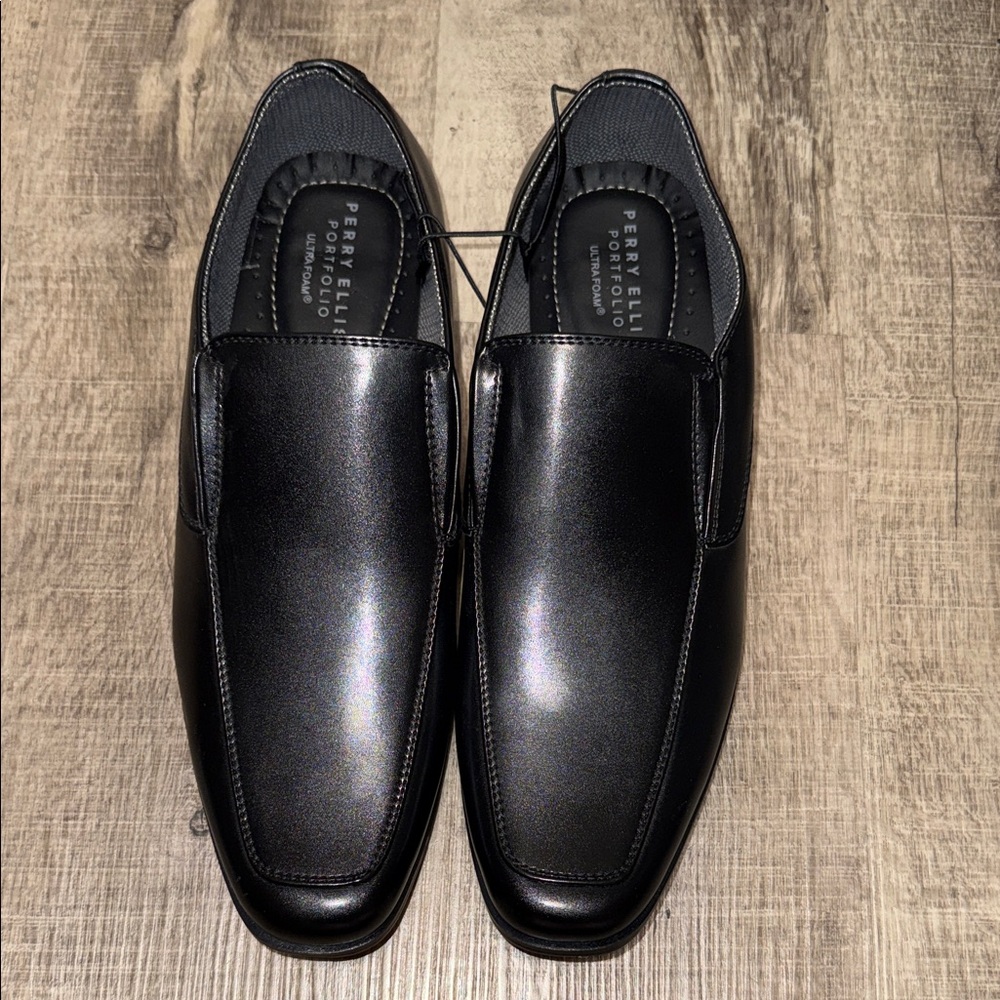 Perry Ellis Men's Sleek Black Slip-On Loafers